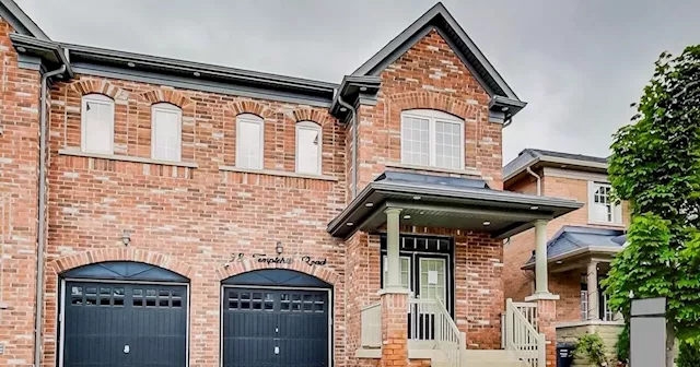 Ontario home sold at massive $400k loss as market swings in favour of buyers