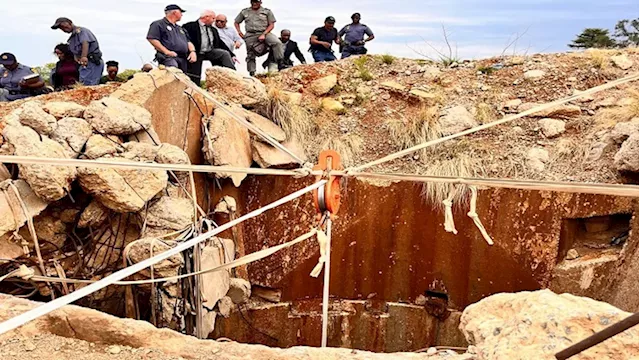 Court orders Stilfontein mine shaft to be unblocked for rescue access - SABC News - Breaking news, special reports, world, business, sport coverage of all South African current events. Africa's news leader.