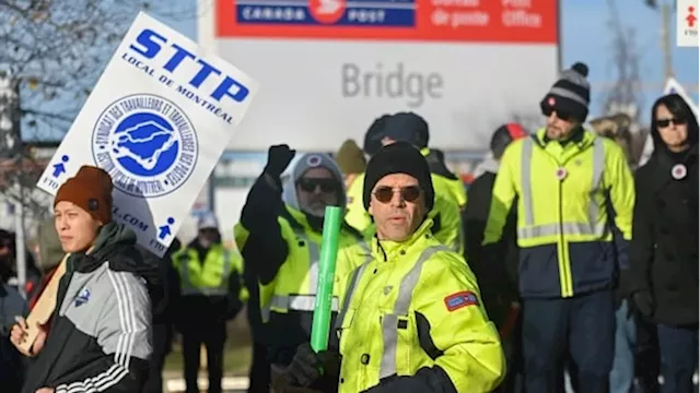 Business owners scramble as Canada Post strike disrupts busy season