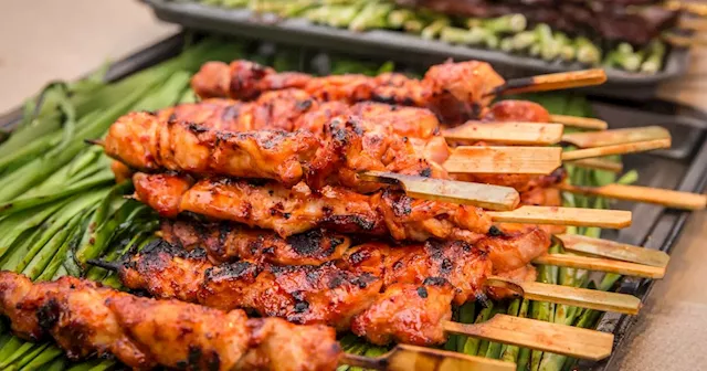 There's a free month-long Filipino night market in Toronto for the holiday season