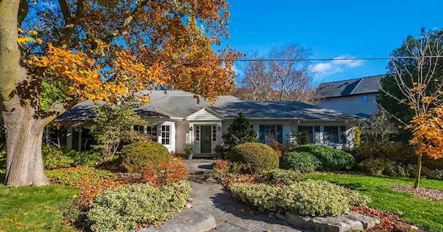 30-Year-Old Hoggs Hollow Mansion Hits Market