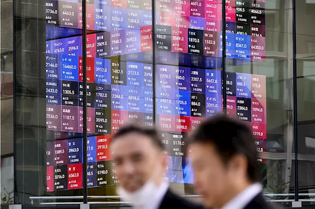 Asian Shares Diverge Amid US Market Losses