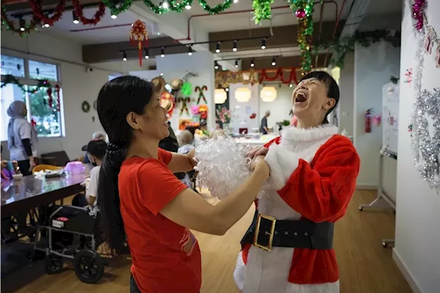 Celebrating Christmas Alone? Singaporeans Offer Company