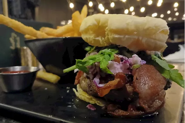 Novemburger Review: The Industry Social House