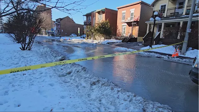 Broken watermain floods part of York St. in ByWard Market