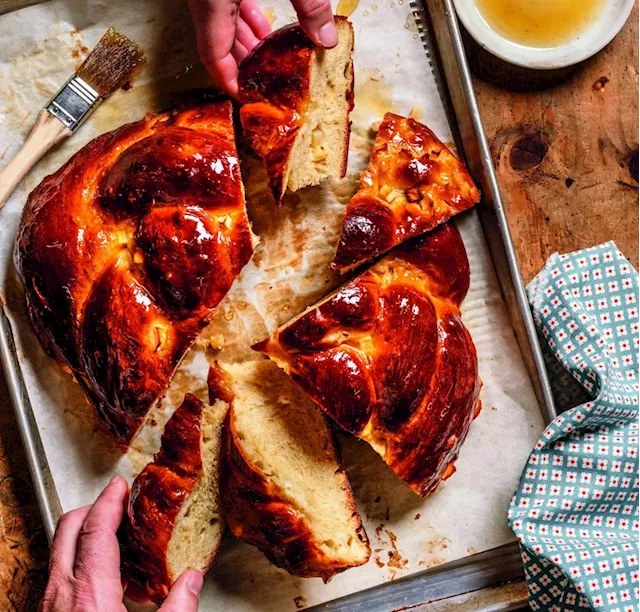 King Arthur Baking Company’s Caramelized Apple and Honey Challah Recipe