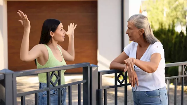 Woman Calls Towing Company on Neighbour Who Repeatedly Parks in Her Driveway