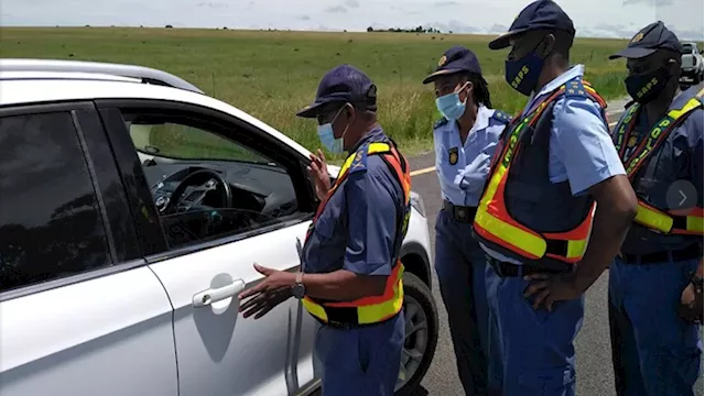 Several illegal immigrants arrested in truck trailer in Free State - SABC News - Breaking news, special reports, world, business, sport coverage of all South African current events. Africa's news leader.