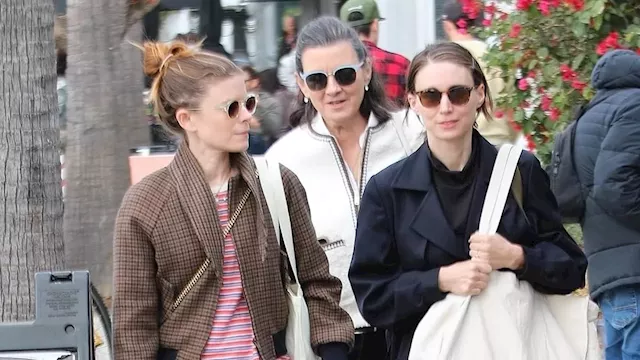 Mara Sisters Spotted at Farmer's Market with Mother