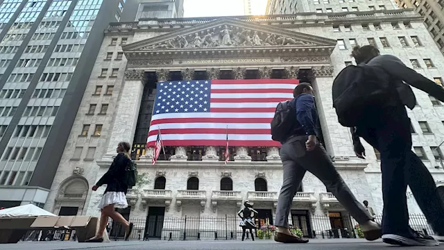 US Stock Market Soars in 2024, Leaving Forecasters Pondering 2025