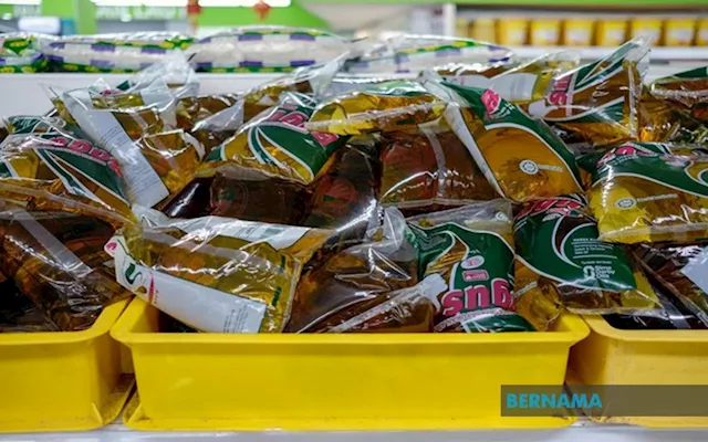 Licences of subsidised cooking oil packaging companies involved in misappropriation will be revoked