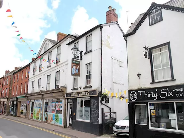 Historic town centre pub described as 'quaint, no frills' put on the market