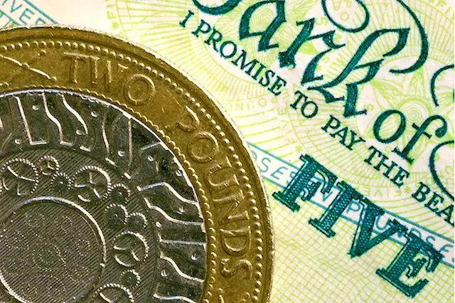 Pound Sterling falls to weekly lows on dismal market sentiment