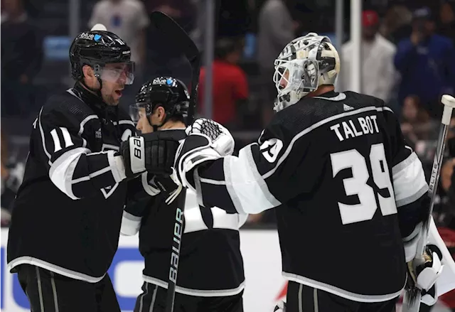 Kings take care of business against Blackhawks