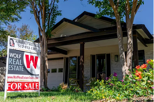 Housing Market Update: Mortgage Rates Rise at the Worst Time