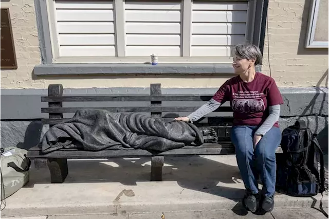 Tootsie Iovine-D’Ambrosio always made room for lost and hurting souls at her Reading Terminal Market lunch counter. Now she is feeding the hungry again.