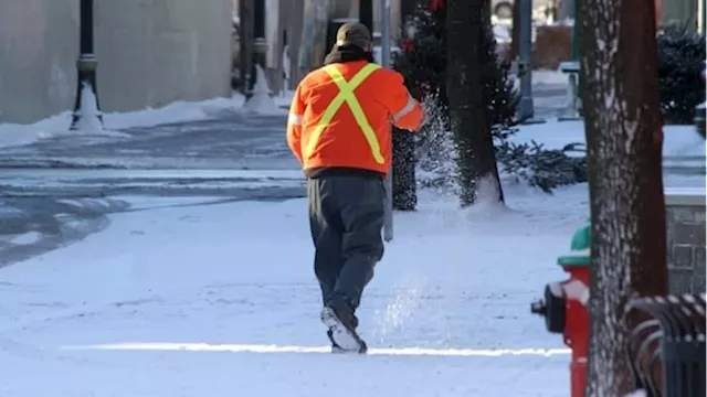 Industry group joins environmentalists asking Ontario for new laws to reduce road salt