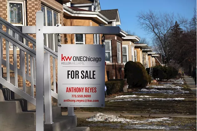 Mortgage Refinancing Stalls as Housing Market Struggles