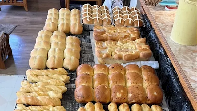 72-year old man runs growing baking business in Sask. after teaching himself how to make bread