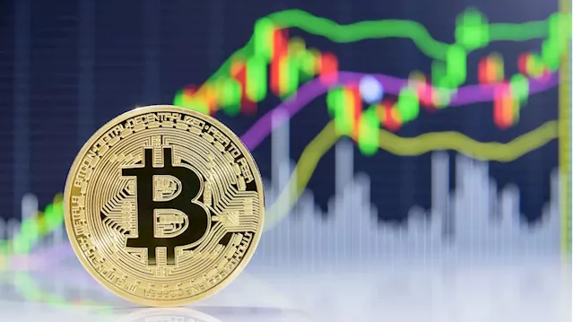 Crypto market lulls before halving: Bitcoin consolidates above $70k, alts trade mixed