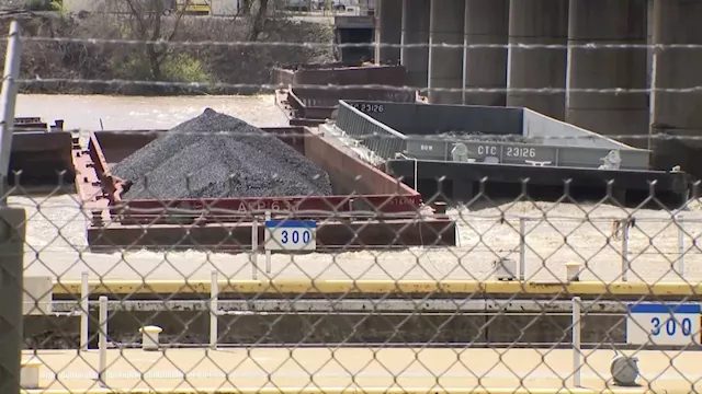 Company believes it found sunken barge in Ohio River near Pittsburgh, one of 26 that got loose