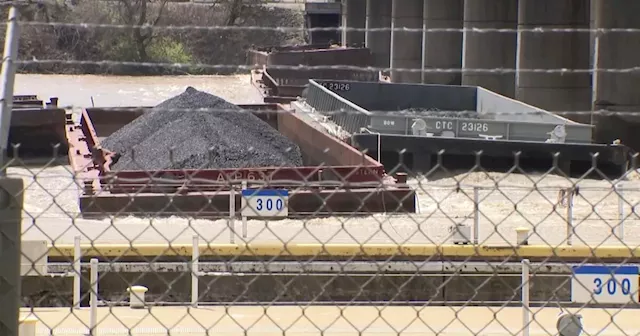 Company believes it found sunken barge in Ohio River near Pittsburgh, one of 26 that got loose