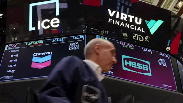 Stocks above flatlines, sectors see boost this morning