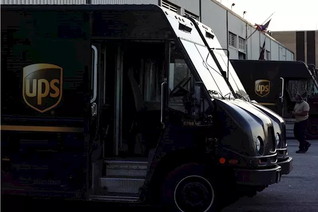 UPS sees profit in U.S. Postal Service work that dragged down FedEx earnings