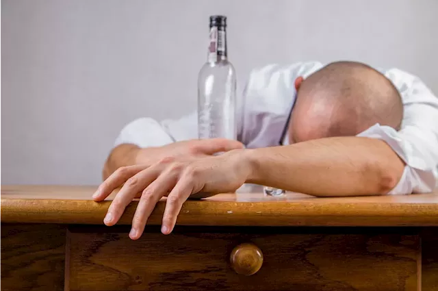 UK universities and schools urged to ban alcohol industry-backed health advice