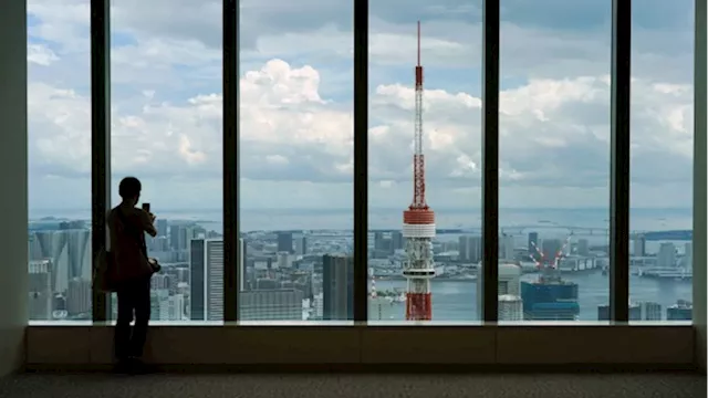 Japanese Stocks Face Surge in Yen Volatility as Market Reopens