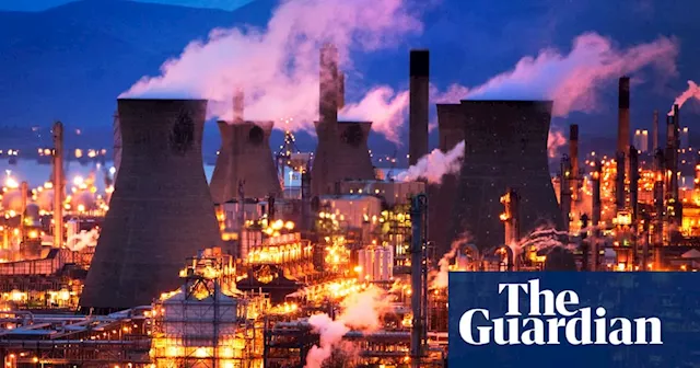 Taxing big fossil fuel firms ‘could raise $900bn in climate finance by 2030’