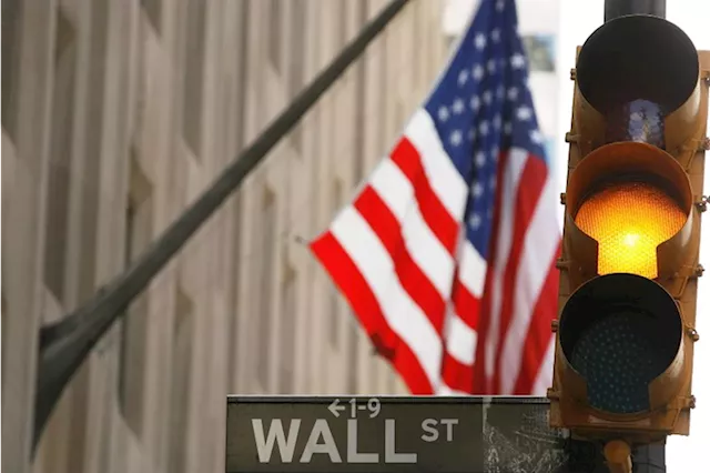 US stock futures flat as Wall St treads water before inflation, earnings