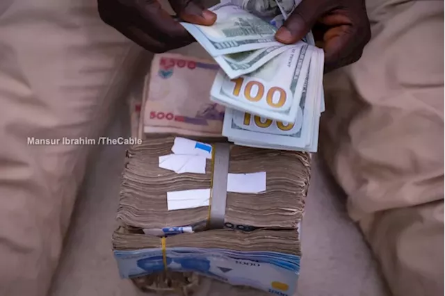 Naira drops to N1,370/$ at parallel market, gains marginally at official window