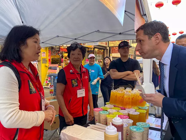 See how they run: Daniel Lurie returns to BeChinatown night market