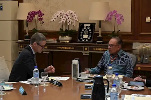 PM Anwar hosts investment talks with Amazon Web Services, Abu Dhabi Future Energy Company in Putrajaya