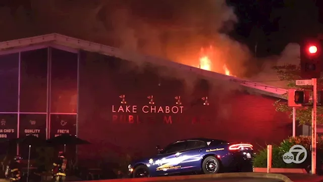 3-alarm fire burns Lake Chabot Public Market in Castro Valley