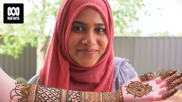 Starting a business based on her passion helped henna artist Halitha get to know Tasmania and its people