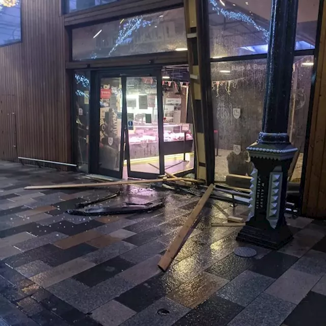 Preston Market traders still stuck waiting for long-promised repair to entrance