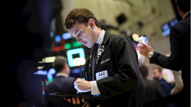 Stocks close mixed, Dow records sixth day in win streak