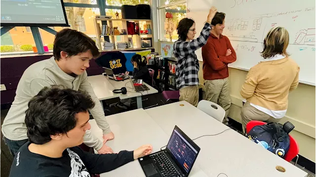 San Diego high school seniors create company, internship opportunities