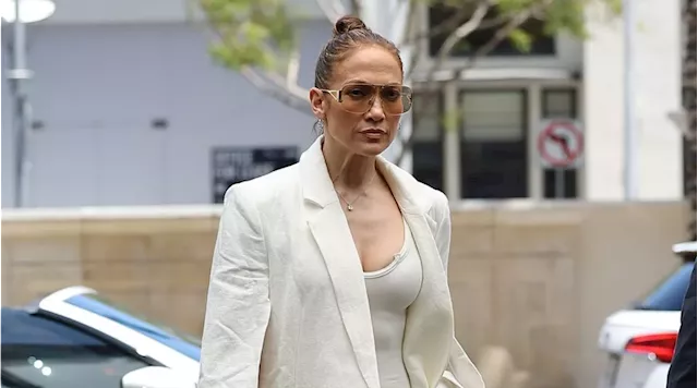 Jennifer Lopez's Breezy Linen Suit for Lunch With Violet Affleck Is the Definition of Business Casual