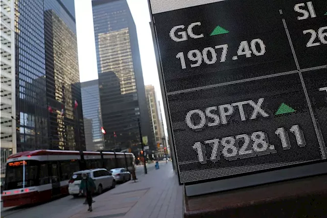 Toronto market falls to nearly 4-month low as seasonal pressures weigh