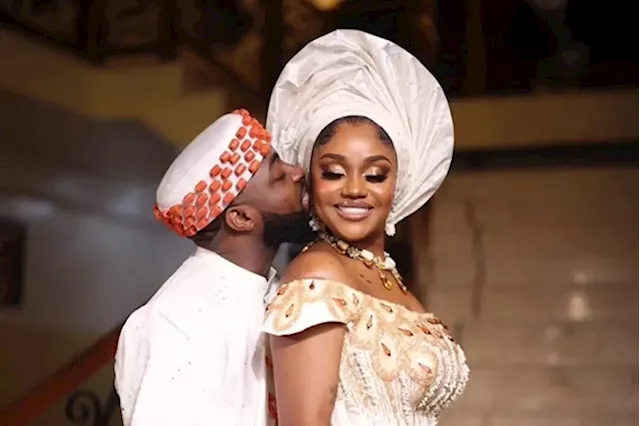 How music industry showered love on Davido, wife