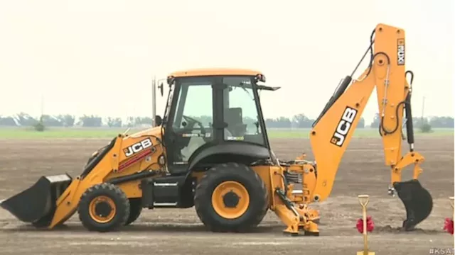 Equipment manufacturing company JCB breaks ground on San Antonio factory