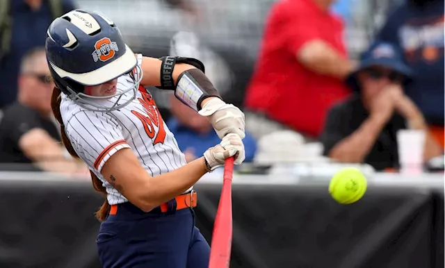 Illinois State recruit Marissa Moffett takes care of business in third-place game for Oswego. ‘Heart of this team.’