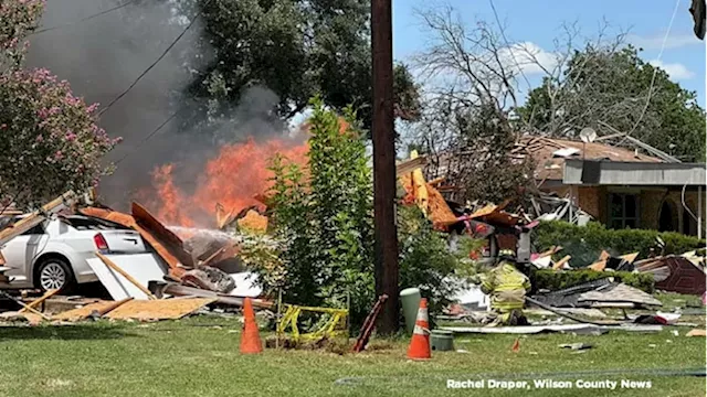 Fiber optic company causes gas main explosion in Floresville