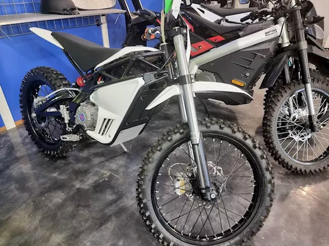 14 electric motorcycles stolen during break-in at Burnaby business