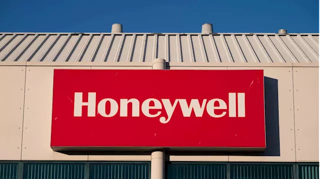 Honeywell stock falls after slashing earnings guidance