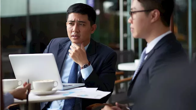 “Singapore job market is tough now” — Aspiring bankers resort to skipping university classes for multiple internships