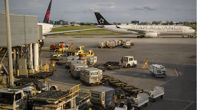 Airline 'cost and quality' concerns prompt probe of industry in Canada